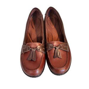 Clarks Women’s 9M Brown Leather Loafers With Tassel Detail & Cushioned Insoles